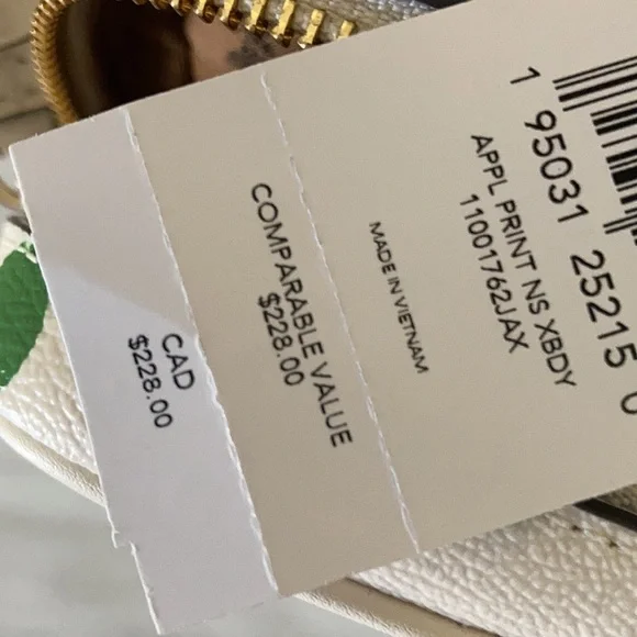 Coach Green Apples 🍏 Crossbody - Picture 5 of 5